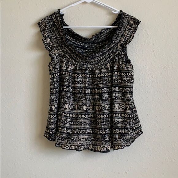 🔹4/$25 Off-the-shoulder tribal print top - Picture 1 of 2